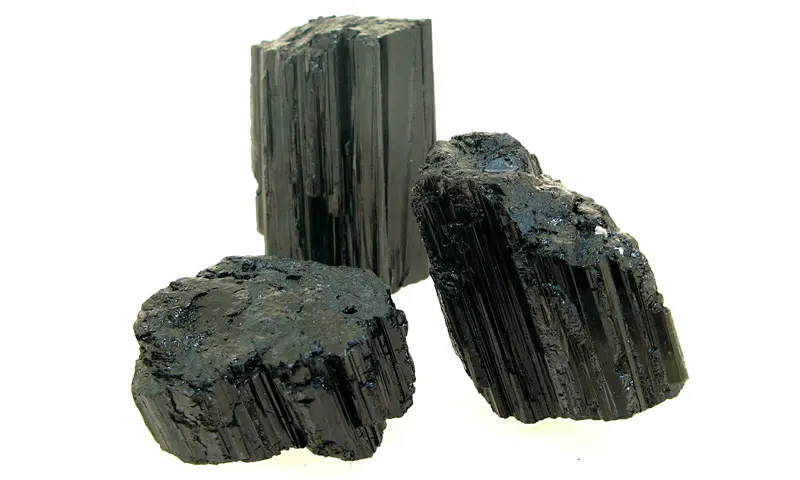 Cristal de turmalina negra